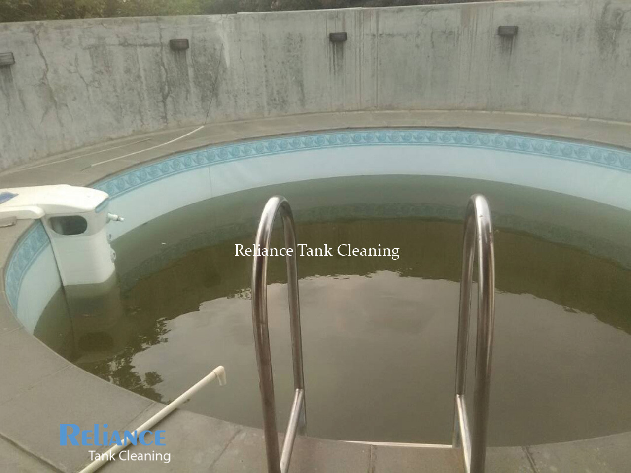 swimmingpool cleaning services