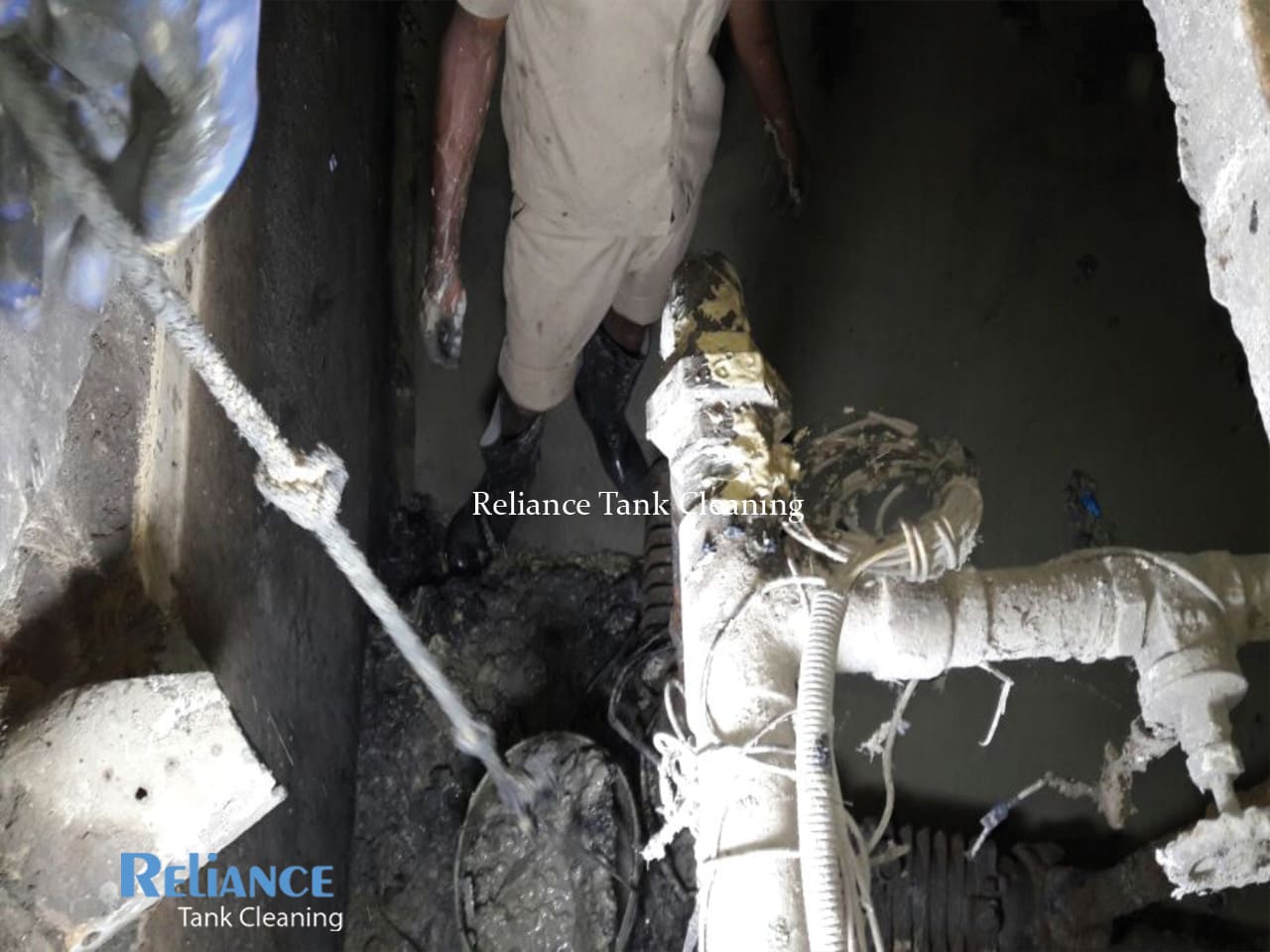 debris removal from stormwater tank